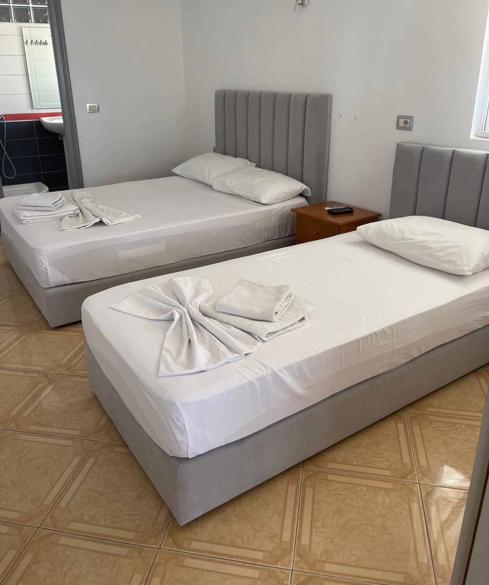 Hotel Aulona Sarandë Exterior foto