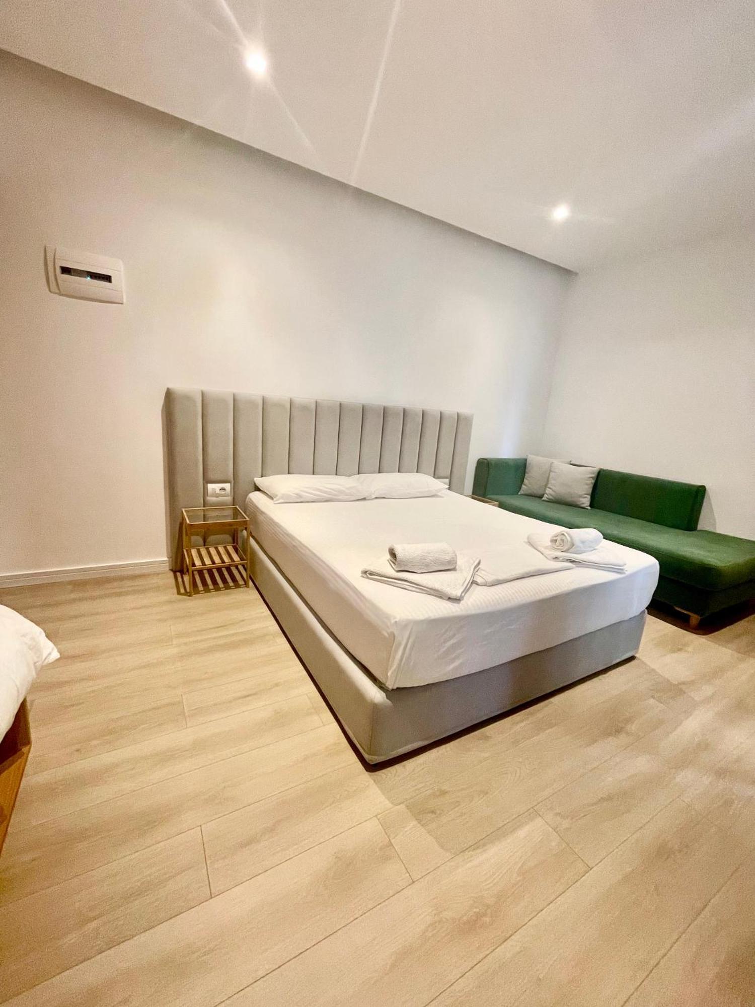 Hotel Aulona Sarandë Exterior foto