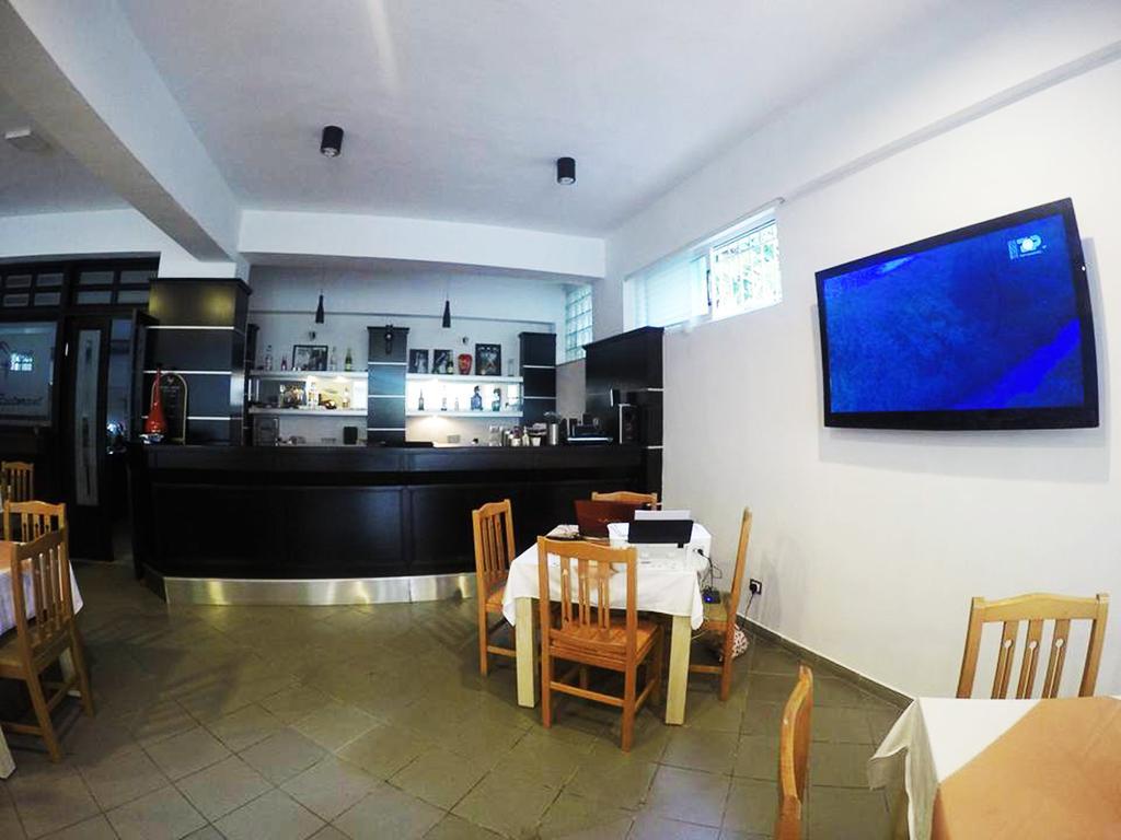 Hotel Aulona Sarandë Exterior foto